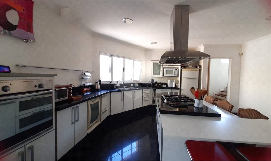 Casa à venda ou para alugar com 4 quartos, sendo 2 suítes, em City América, São Paulo, SP