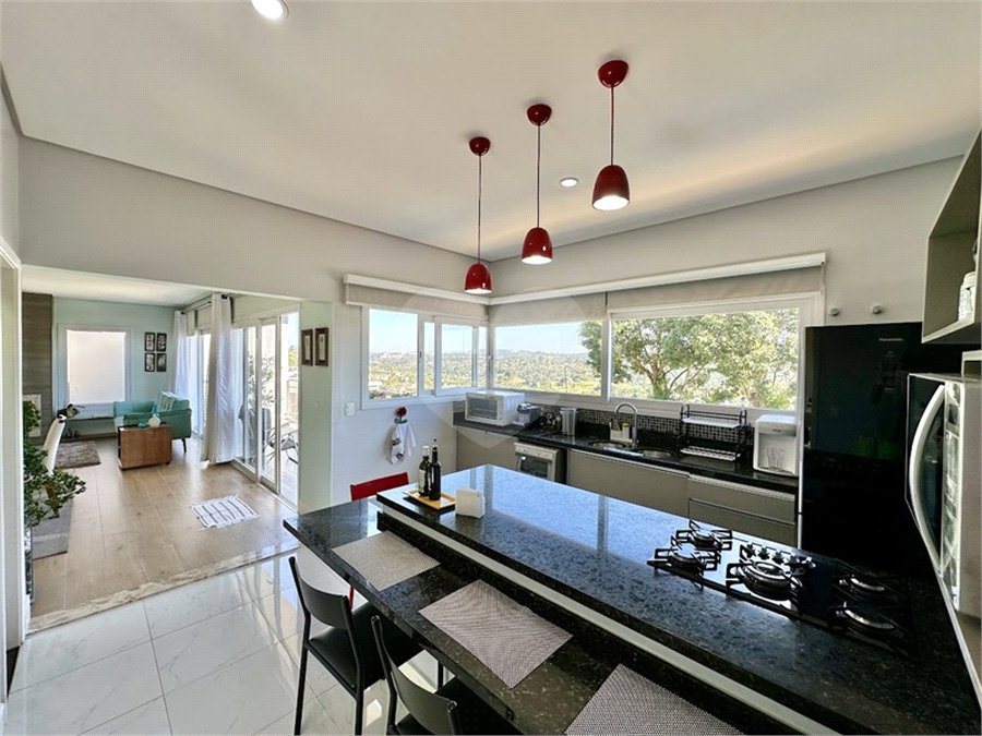 Casa à venda com 3 suítes no condomínio Golf Village, Carapicuíba - SP