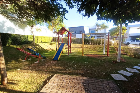 Casa à venda com 3 quartos, sendo 1 suíte, no condomínio Buona Vita, Atibaia - SP