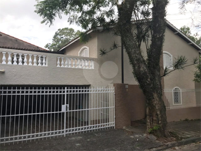 Sobrado à venda com 4 quartos, sendo 1 suíte,  em Jardim Floresta, São Paulo, SP