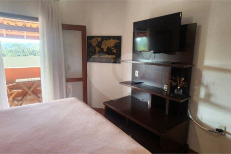 Casa à venda com 4 quartos, sendo 2 suítes, no condomínio Delle Stelle, Louveira - SP