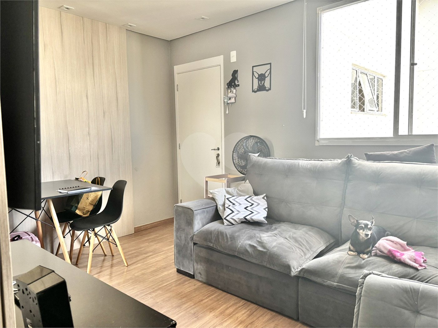 Casa à venda com 2 quartos, sendo 1 suíte, no condomínio Residencial Jasmin, Itapetininga - SP