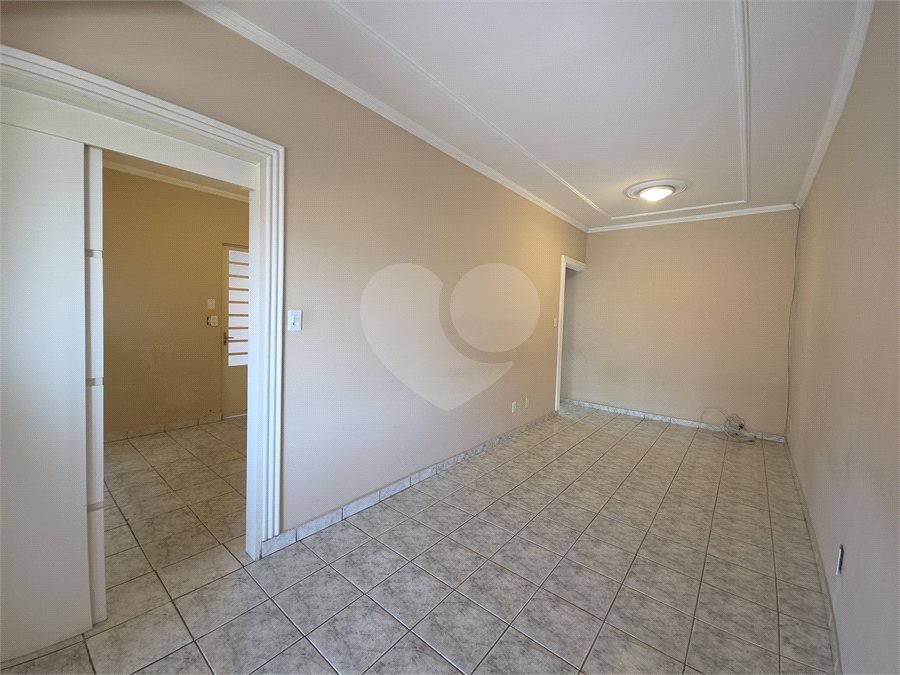 Casa à venda com 3 quartos, sendo 1 suíte, no condomínio Parque das Árvores, Sorocaba - SP