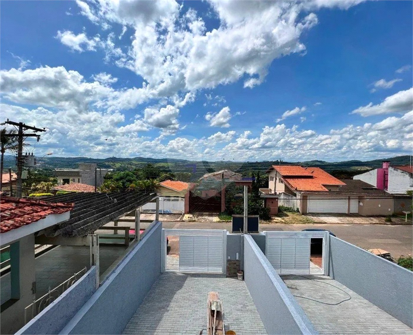 Sobrado à venda com 3 suítes em Jardim dos Pinheiros, Atibaia, SP