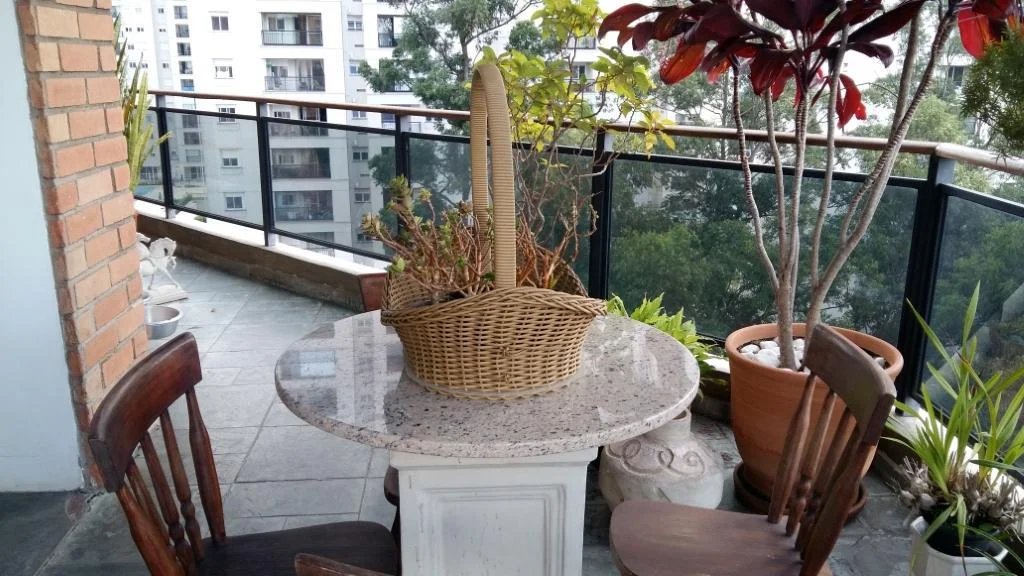Apartamento à venda com 3 quartos, sendo 2 suítes,  em Jardim Parque Morumbi, São Paulo, SP