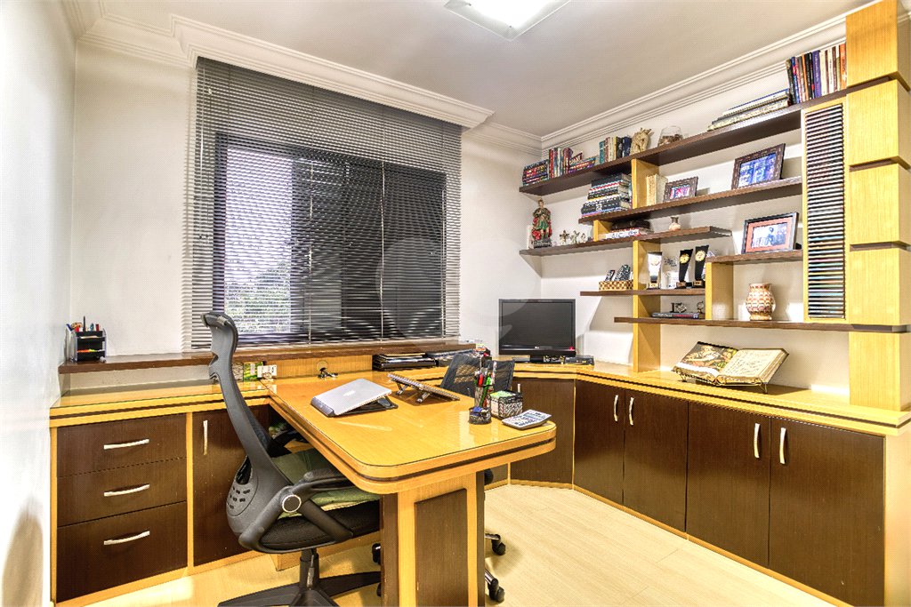 Apartamento à venda com 4 quartos, sendo 3 suítes, em Alto da Boa Vista, São Paulo, SP