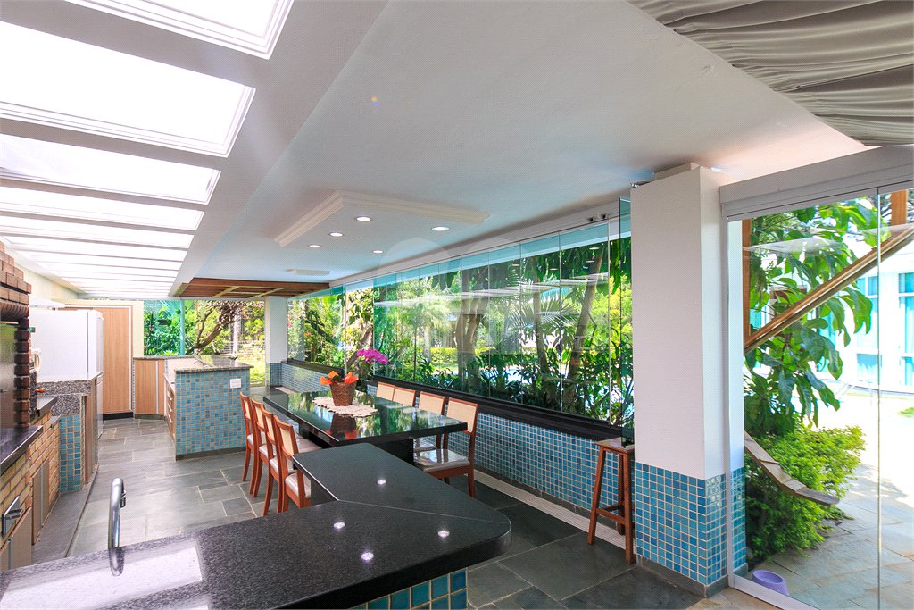Casa Térrea à venda com 4 suítes em Jardim Marajoara, São Paulo, SP