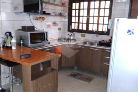 Sobrado à venda com 3 quartos, sendo 1 suíte, em Jardim Suzano, Suzano, SP
