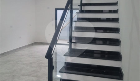 Sobrado à venda com 3 quartos, sendo 1 suíte,  em Vila São Paulo, São Paulo, SP