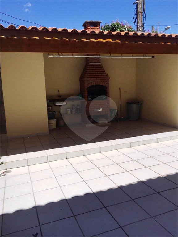 Casa à venda com 3 quartos, sendo 1 suíte, no condomínio Coelho III, São Paulo - SP
