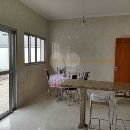 Casa à venda com 4 quartos, sendo 1 suíte, no condomínio Portobello, Sorocaba - SP