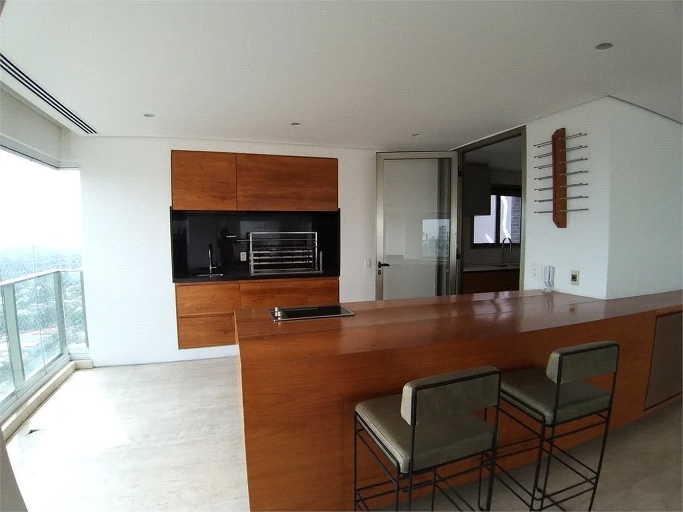 Apartamento à venda ou para alugar com 3 suítes em Pinheiros, São Paulo, SP