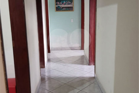 Casa à venda com 4 quartos, sendo 1 suíte,  no Centro, Salesópolis, SP