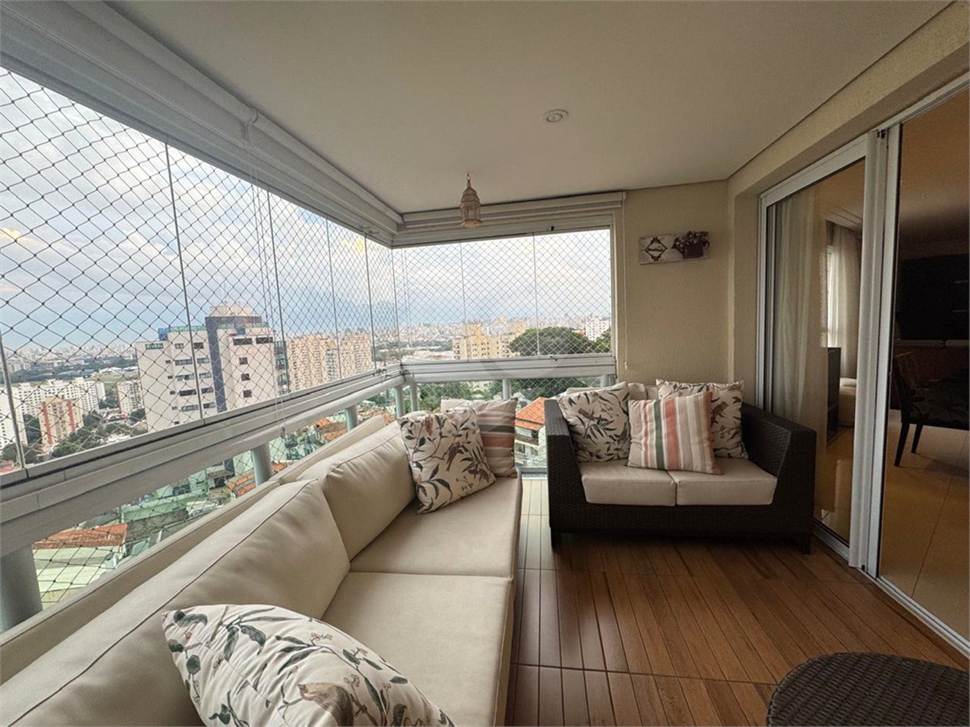 Apartamento à venda com 3 suítes em Santa Teresinha, São Paulo, SP