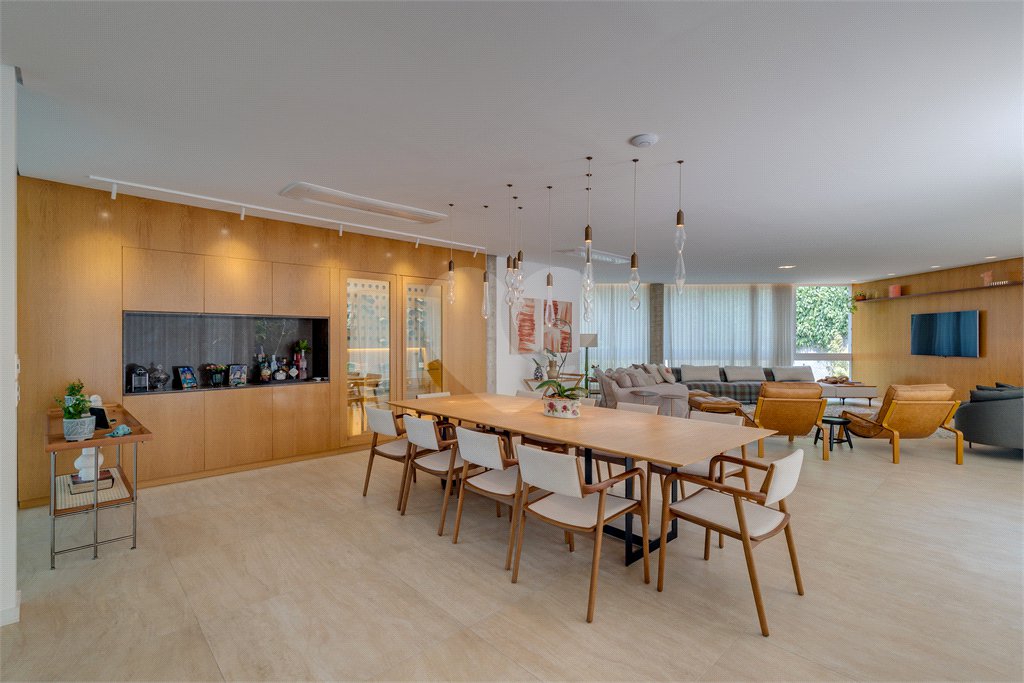 Casa à venda com 3 suítes no condomínio Residencial Canumã, São Paulo - SP