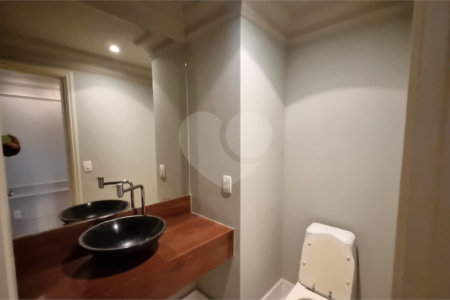 Apartamento para alugar com 6 quartos, sendo 4 suítes,  em Panamby, São Paulo, SP