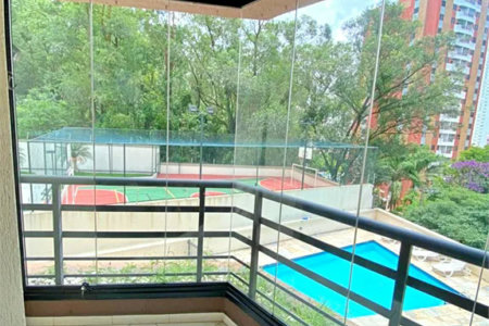 Apartamento à venda com 3 quartos, sendo 1 suíte,  em Vila Andrade, São Paulo, SP