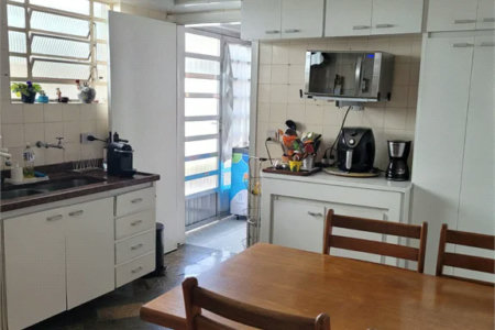 Sobrado à venda com 3 quartos, sendo 1 suíte,  em Jardim da Glória, Cotia, SP