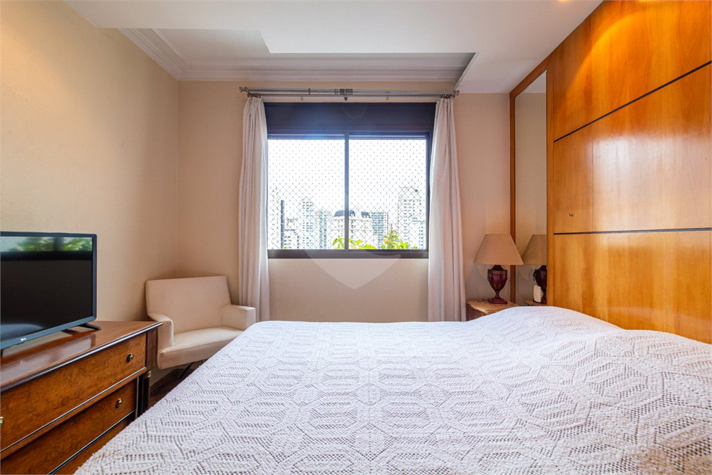 Duplex à venda com 4 quartos, sendo 3 suítes, em Campo Belo, São Paulo, SP