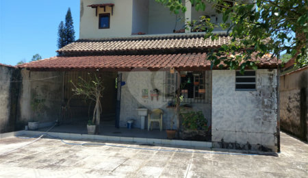 Casa à venda com 2 quartos, sendo 1 suíte,  em Vila Muriqui, Mangaratiba, RJ