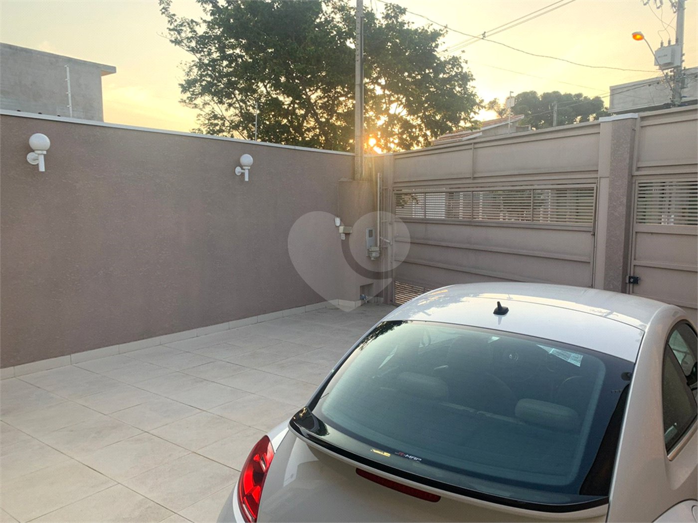 Linda casa Mobiliada e com piscina - Nova Cerejeiras - Atibaia