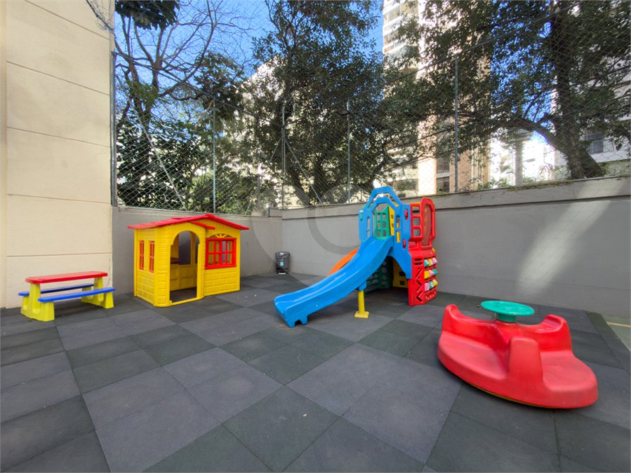 Apartamento à venda com 3 quartos, sendo 1 suíte,  em Vila Uberabinha, São Paulo, SP