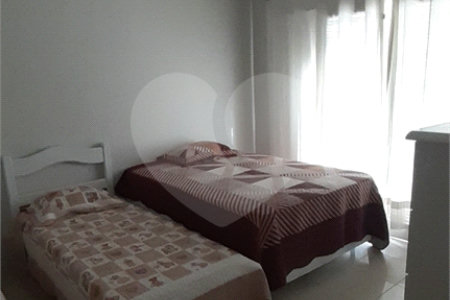 Casa à venda com 4 quartos, sendo 1 suíte, no Centro, Bom Jesus dos Perdões, SP