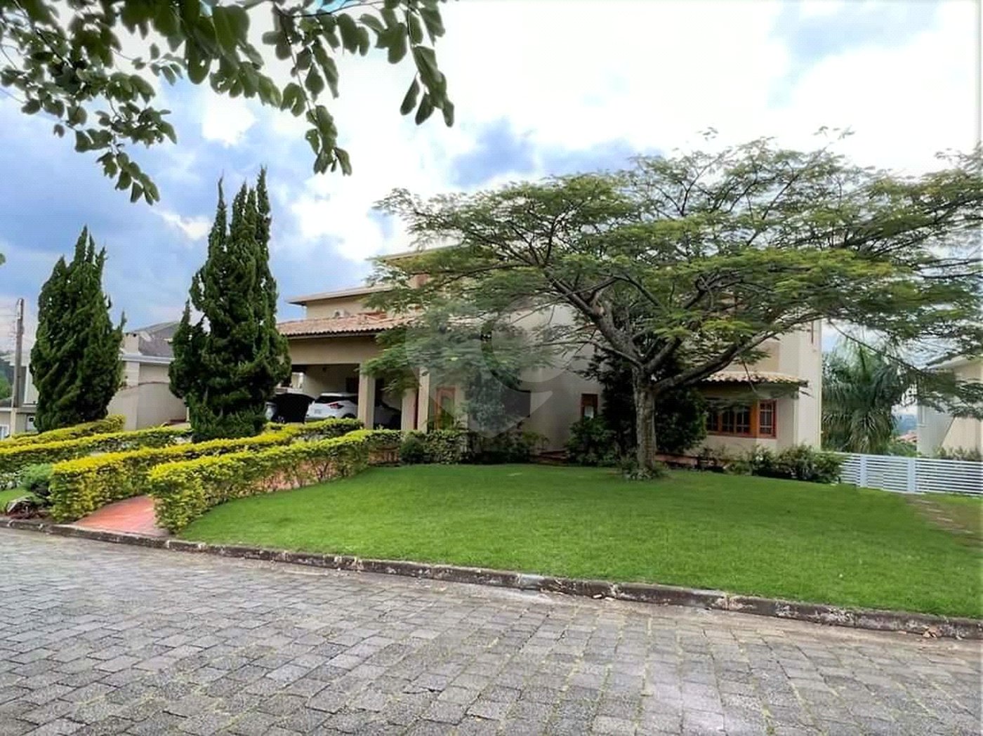 Casa à venda com 4 quartos, sendo 3 suítes, em Jardim Passárgada I, Cotia, SP