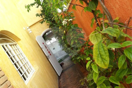 Sobrado à venda com 4 quartos, sendo 1 suíte,  em Rio Pequeno, São Paulo, SP