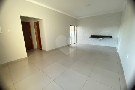 Casa à venda com 2 quartos, sendo 1 suíte, em Ipê, Três Lagoas, MS