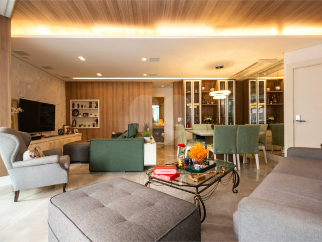 Apartamento à venda com 3 suítes em Moema, São Paulo, SP