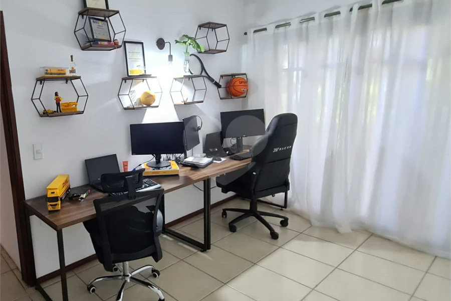 Sobrado à venda com 5 quartos, sendo 3 suítes, em Roseira, Mairiporã, SP