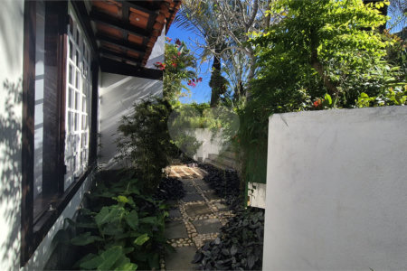 Casa em condomínio à venda com 4 quartos, sendo 3 suítes,  em Geribá, Armação dos Búzios, RJ