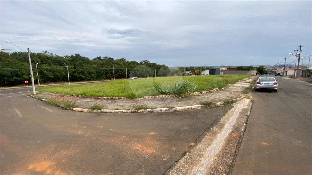 Quadra à venda na av. Rio das Pedras com 3.444 m² divido em 13 lotes bairro Altos do Taquaral