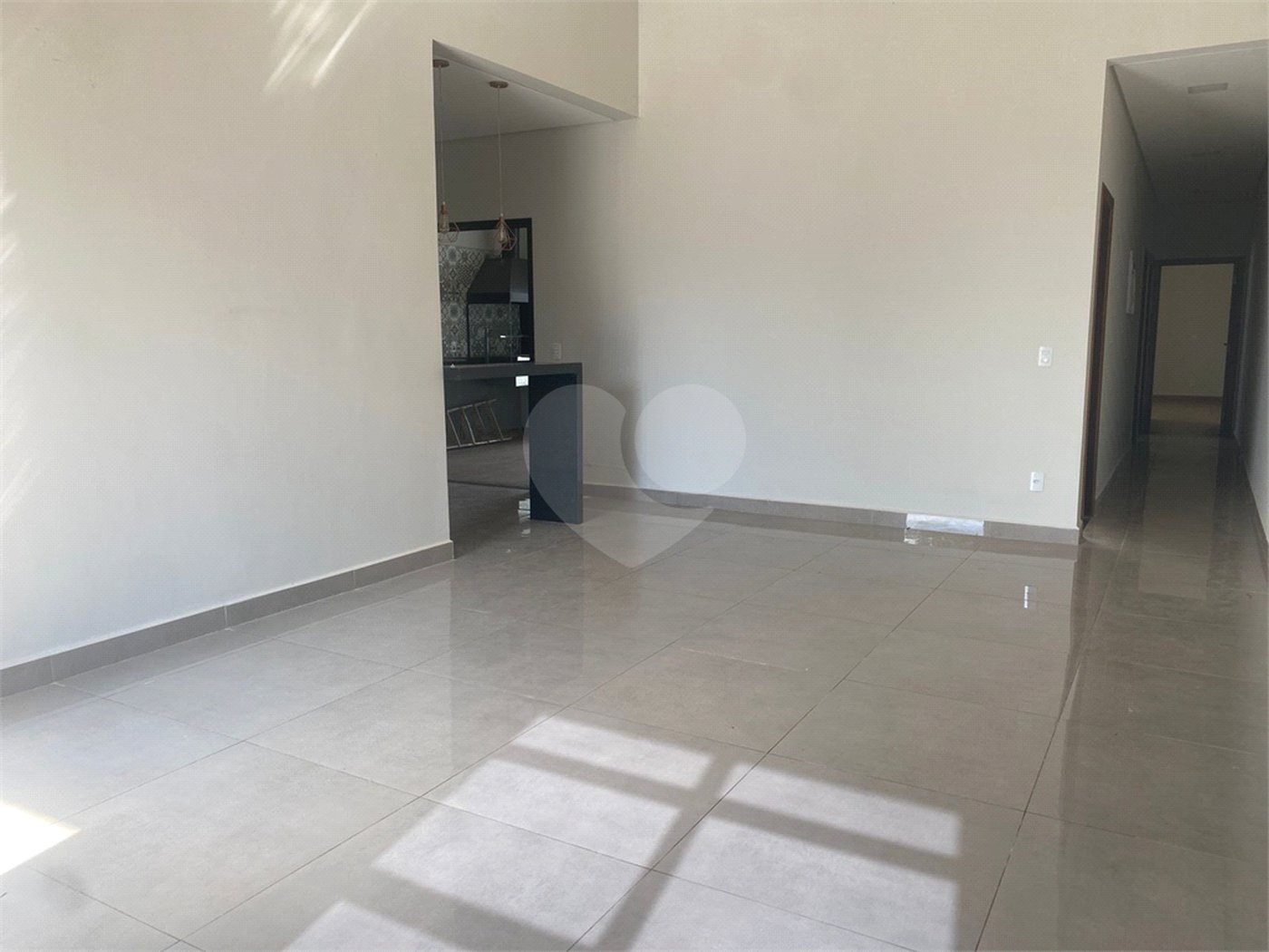 Casa à venda com 3 suítes no condomínio Condomíno Helena Maria, Sorocaba - SP