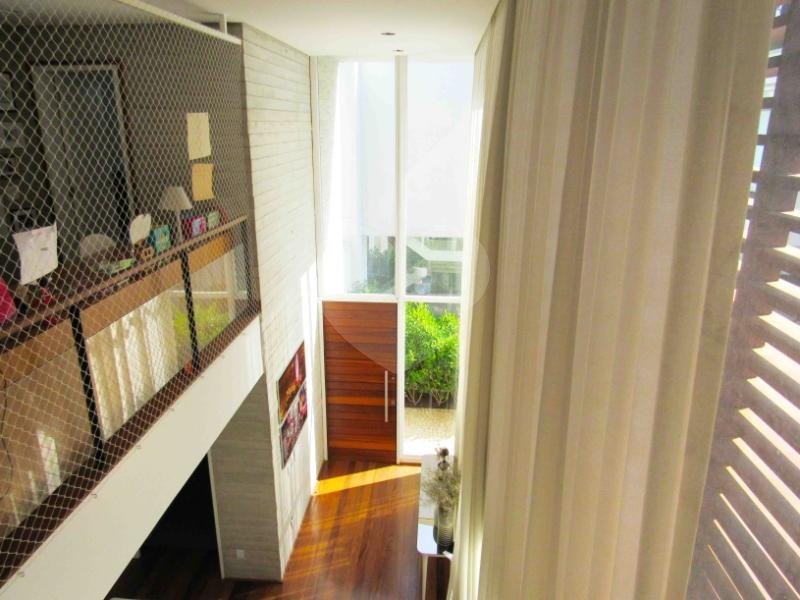 Casa à venda com 4 suítes no condomínio Bauhaus, São Paulo - SP