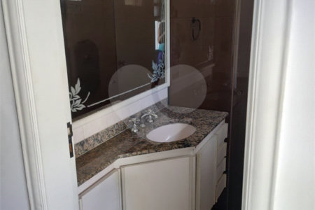 Casa à venda com 4 suítes no condomínio Estância Marambaia, Vinhedo - SP