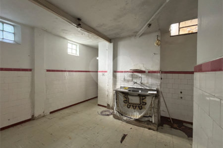 Sobrado à venda com 4 quartos em Vila Paulicéia, São Paulo, SP