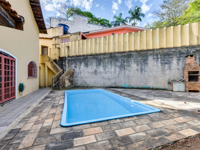 Sobrado à venda com 3 quartos, sendo 1 suíte,  em Alto da Boa Vista, São Paulo, SP