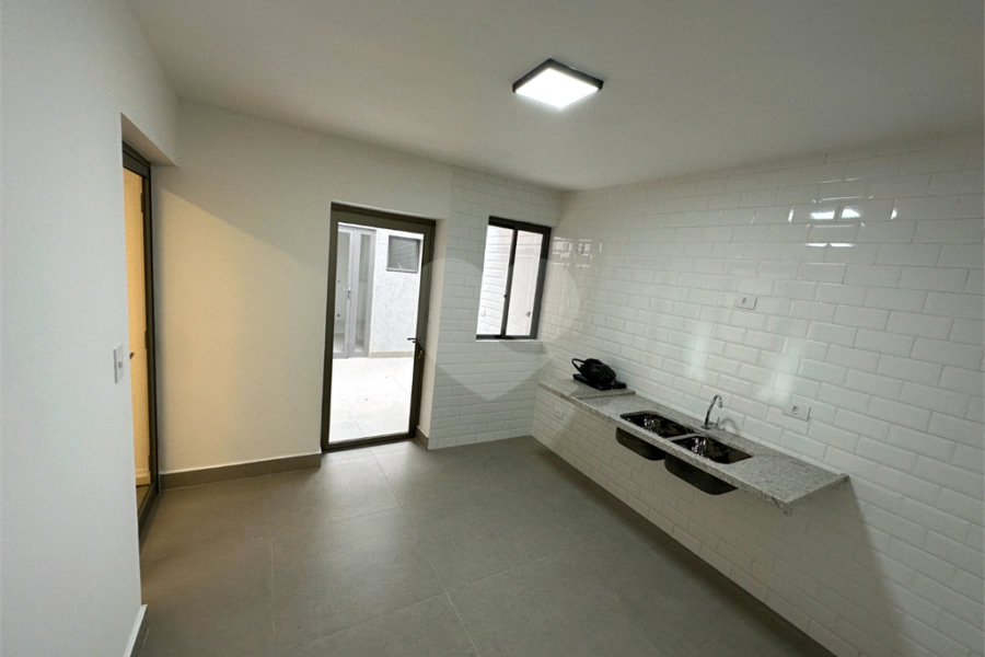 Casa Térrea à venda com 3 suítes em Bela Vista, São Paulo, SP
