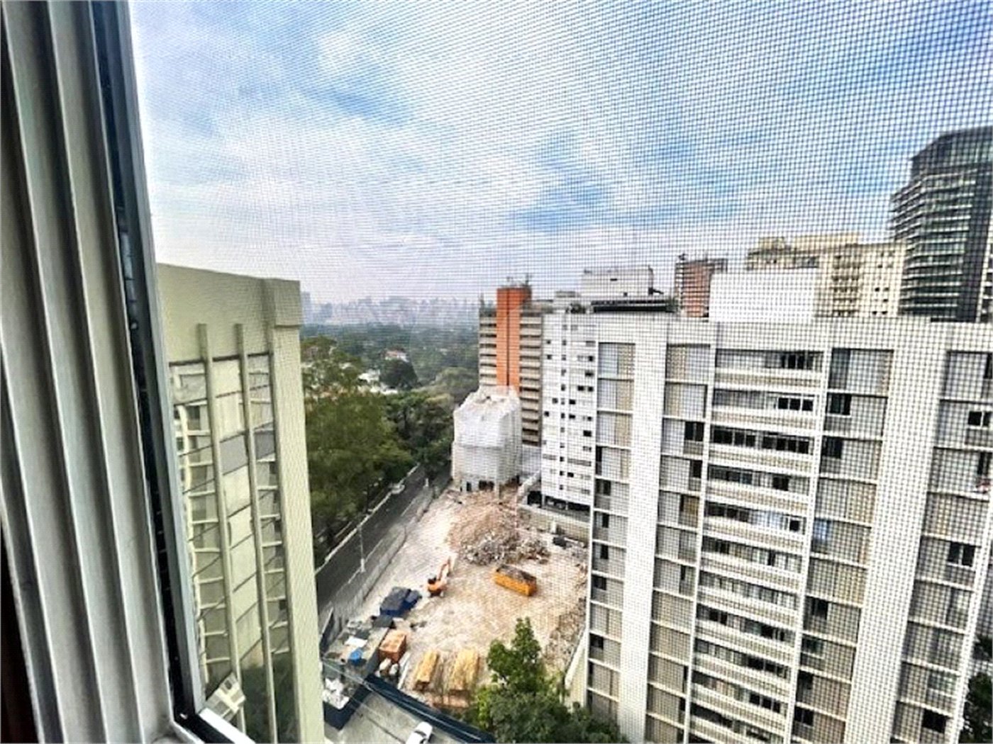 Apartamento à venda ou para alugar com 3 quartos, sendo 1 suíte, em Itaim Bibi, São Paulo, SP