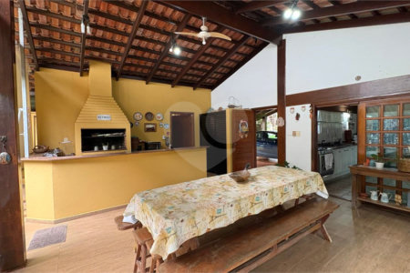 Casa à venda com 4 quartos, sendo 2 suítes,  no condomínio Vivendas do Lago, Sorocaba - SP