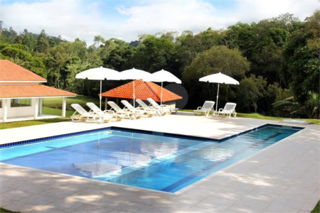 Casa à venda com 3 suítes no condomínio Altos de São Roque, São Roque - SP