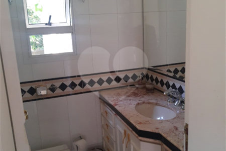Casa à venda com 5 suítes em Jardim Leonor, São Paulo, SP