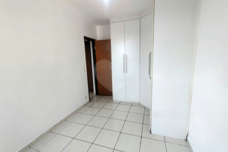 Apartamento à venda com 2 quartos em Sítio Pinheirinho, São Paulo, SP
