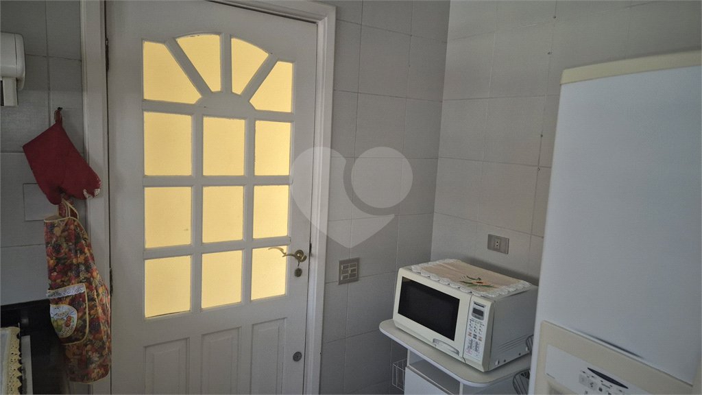 Casa à venda com 4 quartos, sendo 3 suítes,  no condomínio Chácara das Rosas, São Paulo - SP
