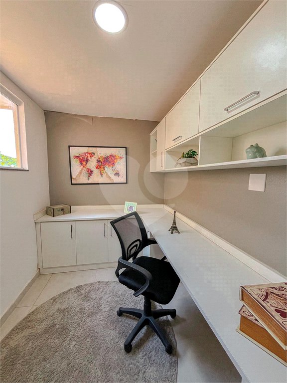 Casa à venda com 4 quartos, sendo 1 suíte, no condomínio Imperial Santa Cruz, Rio de Janeiro - RJ