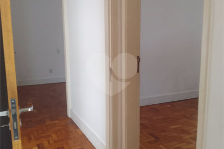 Casa à venda com 3 quartos, sendo 1 suíte, no Centro, Mogi das Cruzes, SP