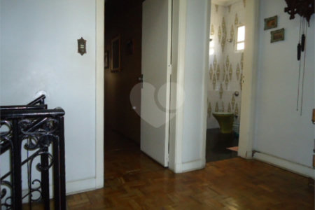 Sobrado à venda com 4 quartos em Santa Teresinha, São Paulo, SP