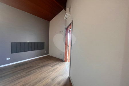 Sobrado à venda com 3 quartos, sendo 1 suíte, em Cidade Parquelandia, Mogi das Cruzes, SP